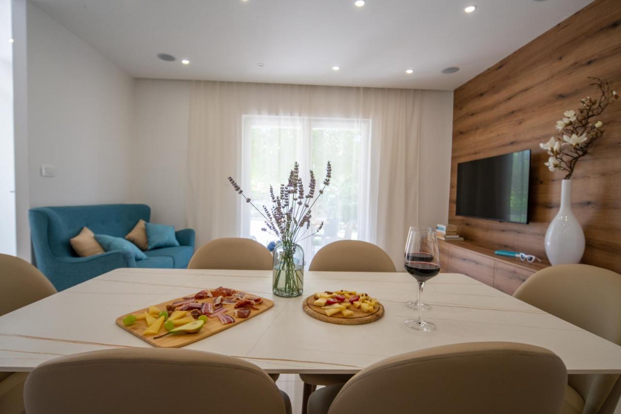 NEW! Luxury Garden apartment Pakoštane Exterior foto