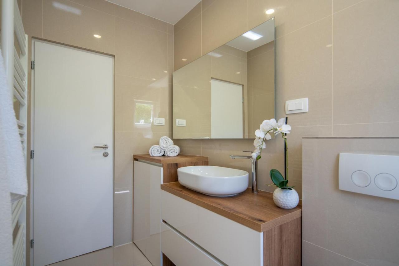 NEW! Luxury Garden apartment Pakoštane Exterior foto